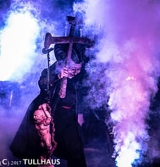 Gwar priest