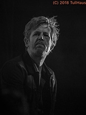 Spoon live