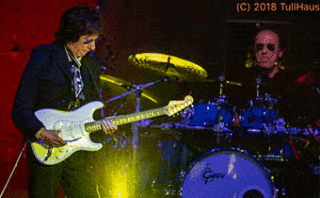 Jeff Beck live in concert.