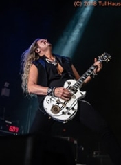 Doug Aldrich of Whitesnake.